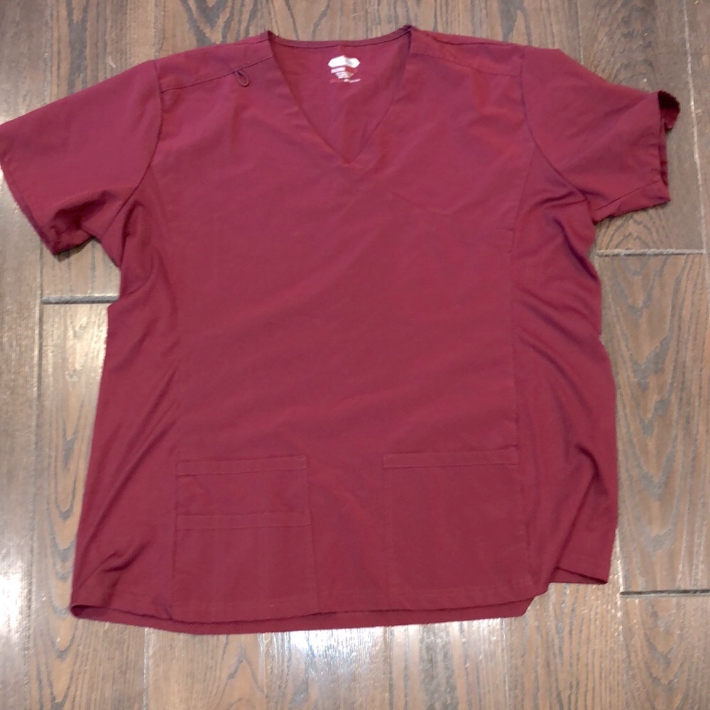 Scrubaid burgundy color nurses 4 way strychnine scrub top size 2x